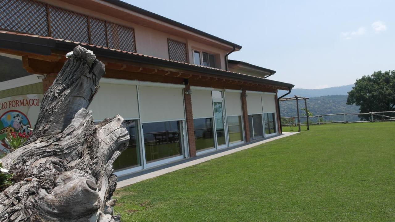 Agriturismo Fattoria Monte Baldo Vista Lago Caprino Veronese Exterior foto